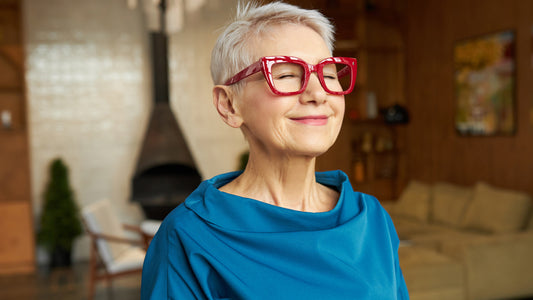 Choosing Reading Glasses as a Gift: A Thoughtful Choice for Parents and Seniors